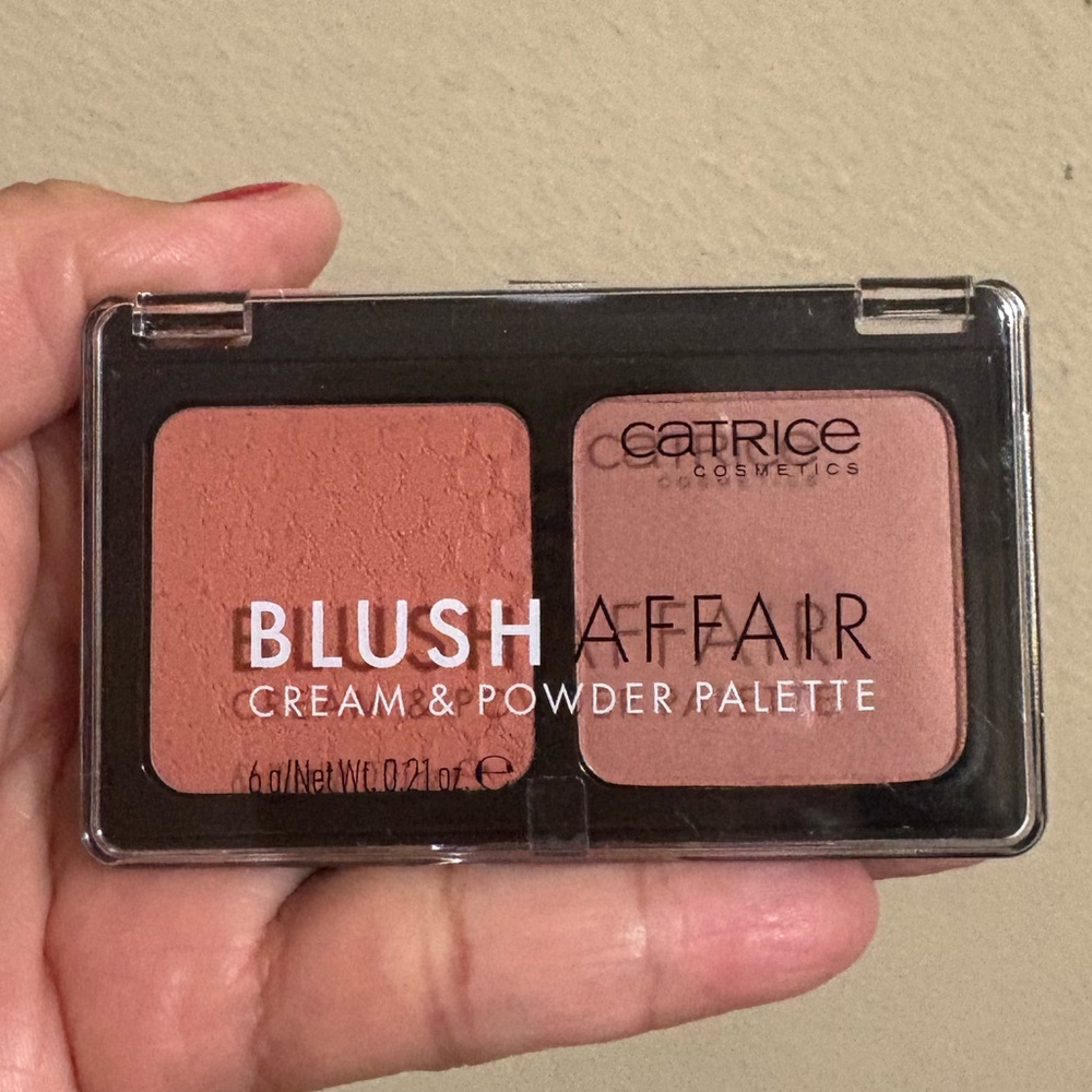 Blush Affair Cream & Powder Palette 040 Peach Passion- Brand New Factory Sealed